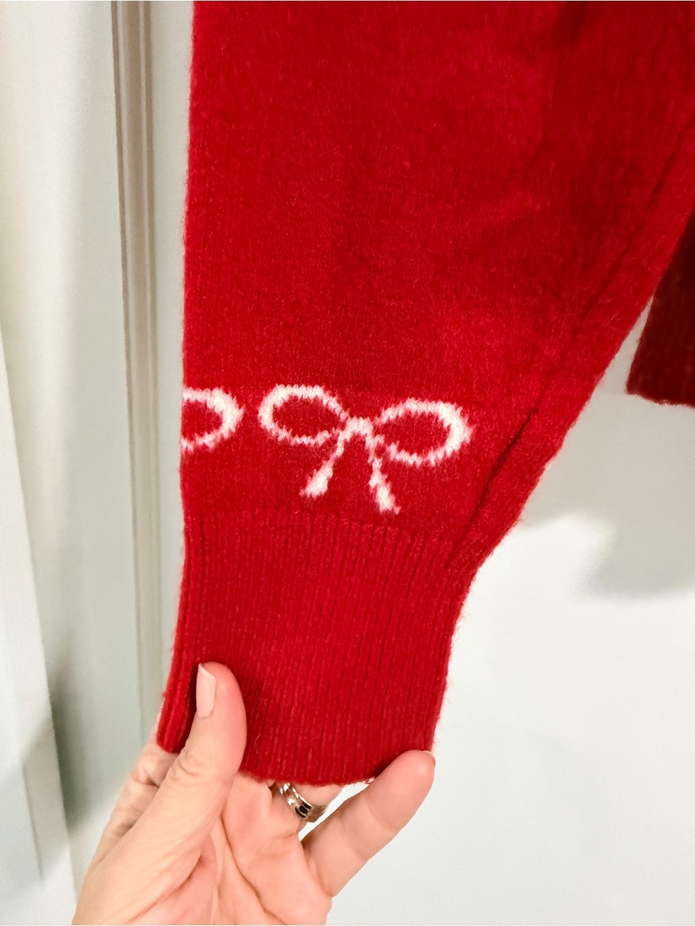 EUC Loft Red Crewneck Fair Isle Design with Bows Size Small - Picture 4 of 7